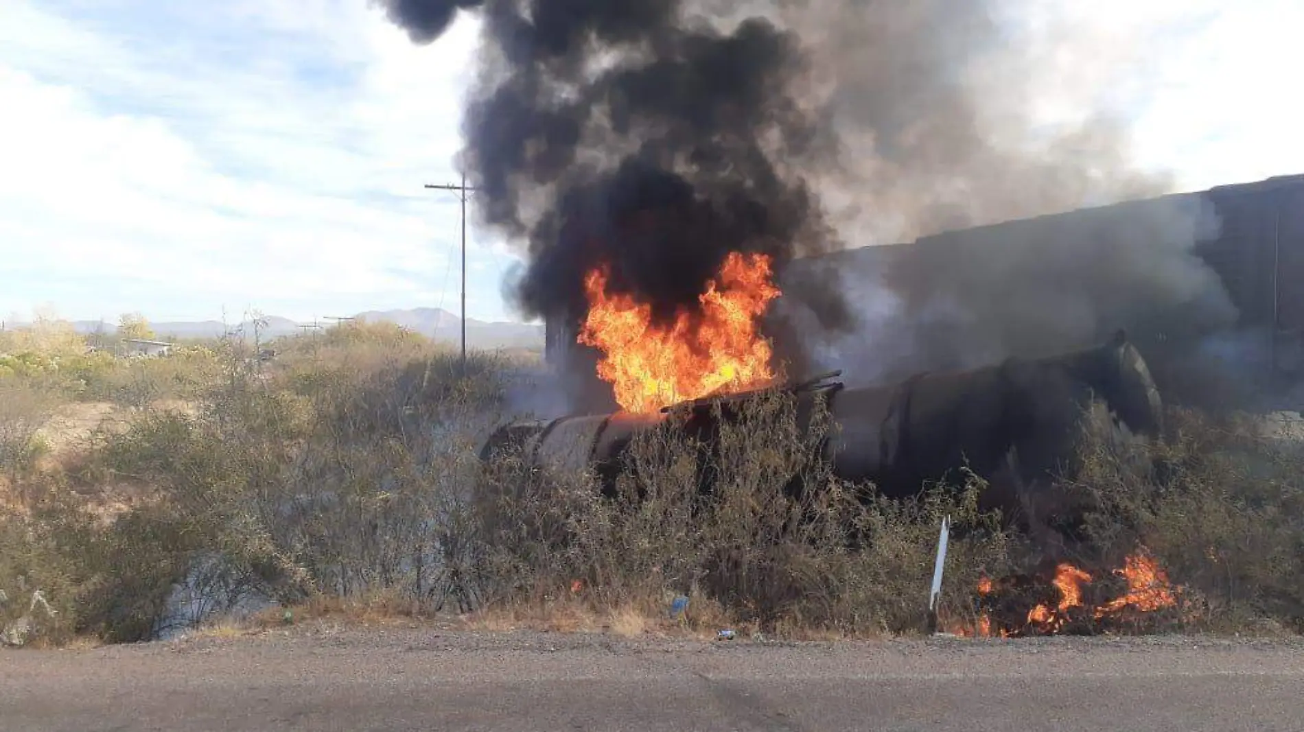 choque de pipa y tren en Agua Prieta (2)